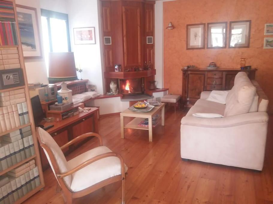 הוילה Poggiridenti Casa Colori מראה חיצוני תמונה